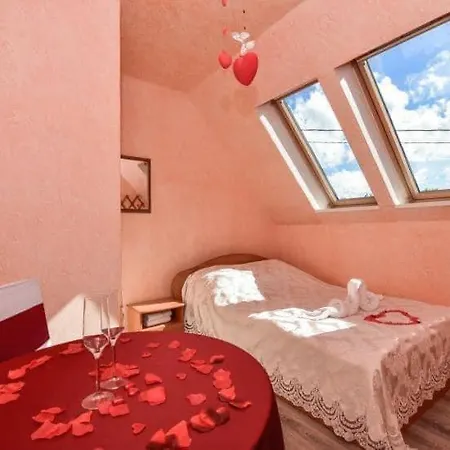 Tytuvos Upelio Krantine Guest House Tytuvenai Exterior photo